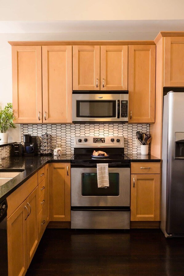 Fridge, microwave, oven, stovetop