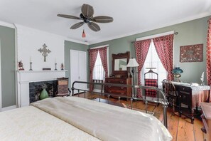 3 bedrooms, iron/ironing board, travel cot, WiFi