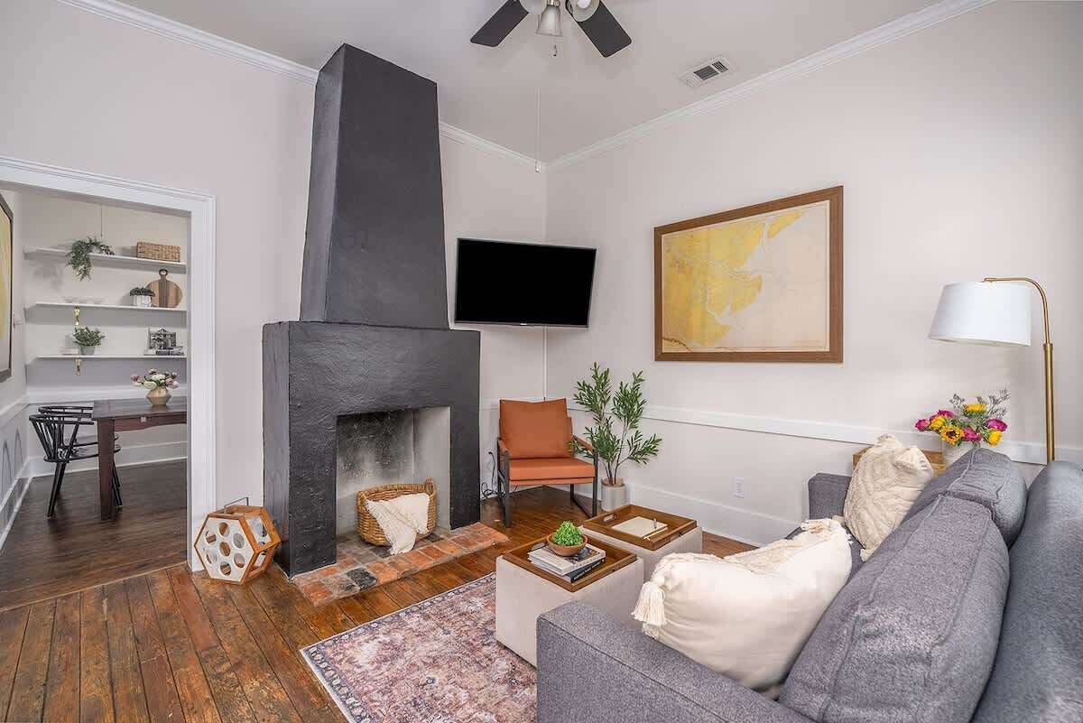 TV, fireplace, offices