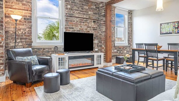 Living area - Spacious Historic 2BD 2BA Downtown Condo (Savannah)