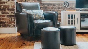 Living area - Spacious Historic 2BD 2BA Downtown Condo (Savannah)