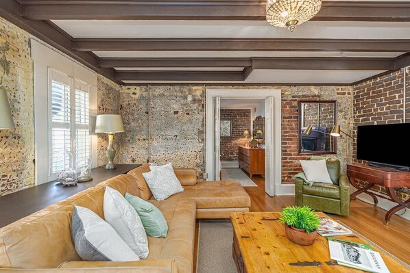 TV, fireplace, offices