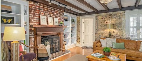TV, fireplace, offices