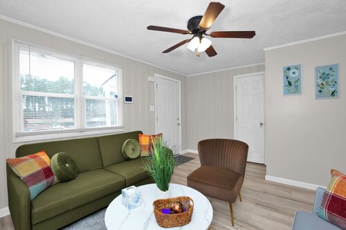 Cozy Room & Private Bath Near VA Medical Center