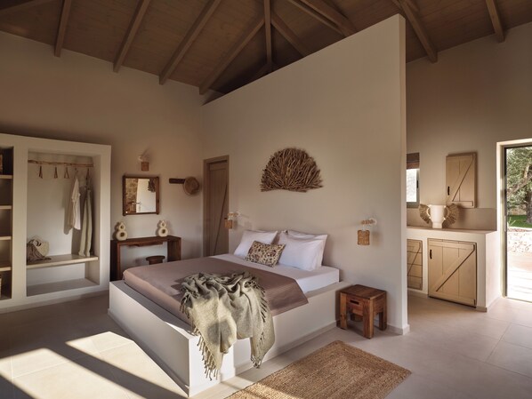 1 dormitorio, tabla de planchar con plancha, wifi y ropa de cama