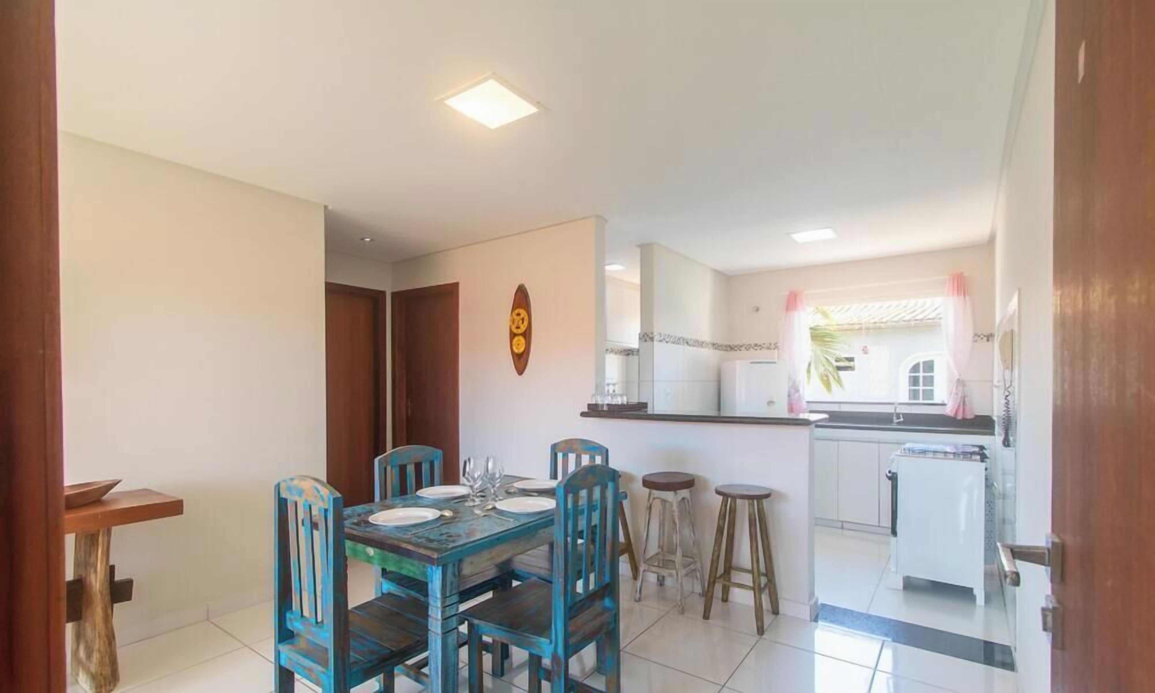 Basic Apartment | Dining
