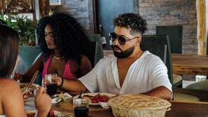 Free daily cooked-to-order breakfast  - noa beach house (Cartagena)