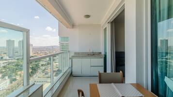 Apartamento básico | Opções para refeição ao ar livre