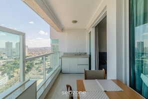 Apartamento básico | Opções para refeição ao ar livre