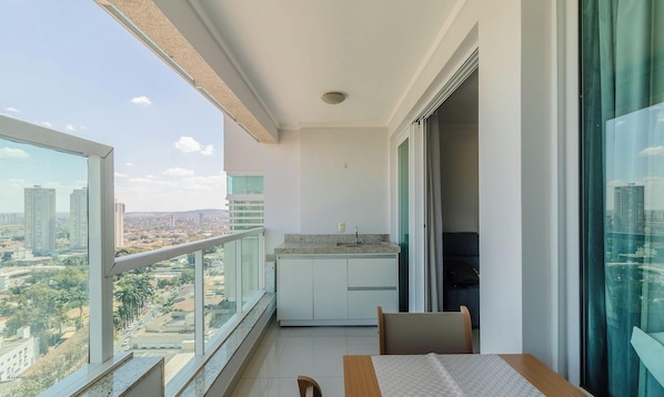 Apartamento básico | Restaurante al aire libre