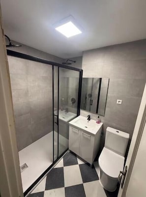 Towels, toilet paper