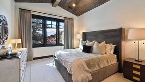 House (5 Bedrooms) | Interior - Ski-in Ski-out Deer Valley Hot Tub, Fire Pit, Views Silver Sun by Avantstay (Park City)