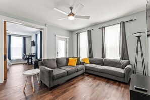 TV - Central Fort Wayne Apartment | Triplex Residence (Fort Wayne)