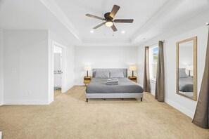 6 bedrooms, iron/ironing board, WiFi, bed sheets