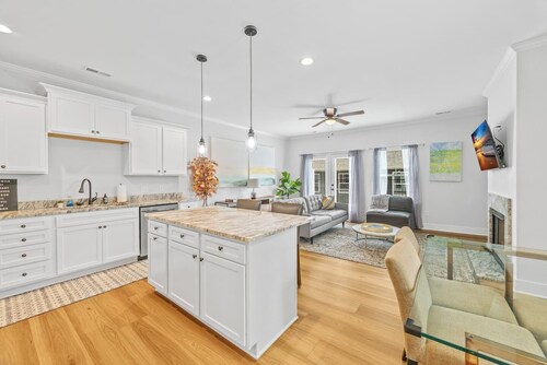 Fresh 2024 Spartanburg Stay  | Close to Downtown