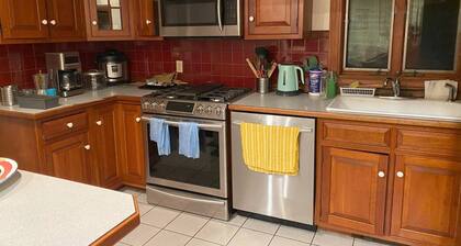 Lovely 4-bedroom house in Providence for a peaceful getaway