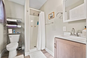 Douche, serviettes fournies