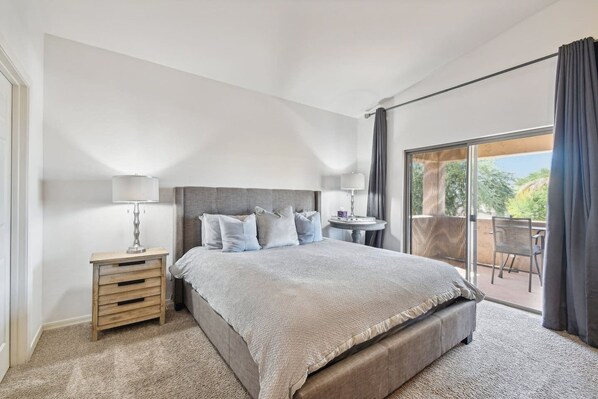 5 chambres, fer et planche à repasser, lit de bébé portatif, Wi-Fi