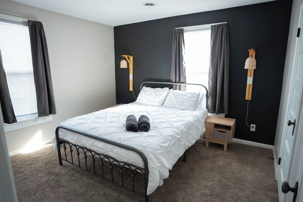 2 bedrooms, iron/ironing board, WiFi, bed sheets