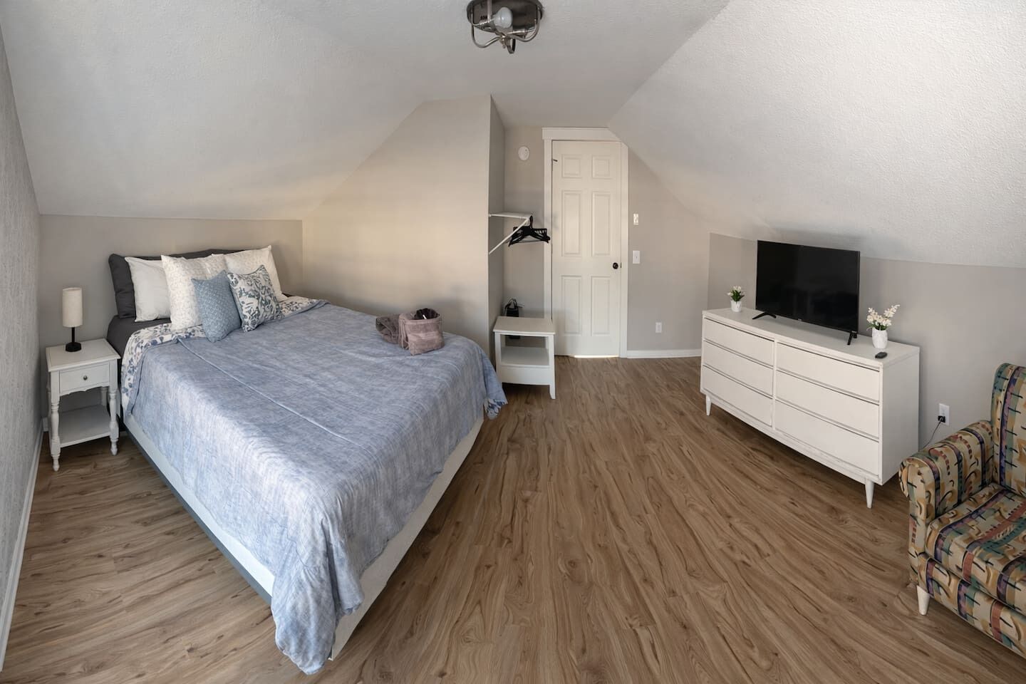 1 chambre, fer et planche à repasser, Wi-Fi, draps fournis