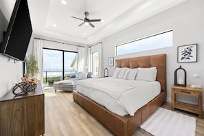 9 bedrooms, iron/ironing board, travel crib, free WiFi - Beachfront Luxe Retreat | Pool, Rooftop Deck & Room for 20 Guests (Melbourne Beach)