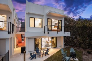 Exterior - Beachfront Luxe Stay | Pool Access & Rooftop Deck with Stunning Views (Melbourne Beach)