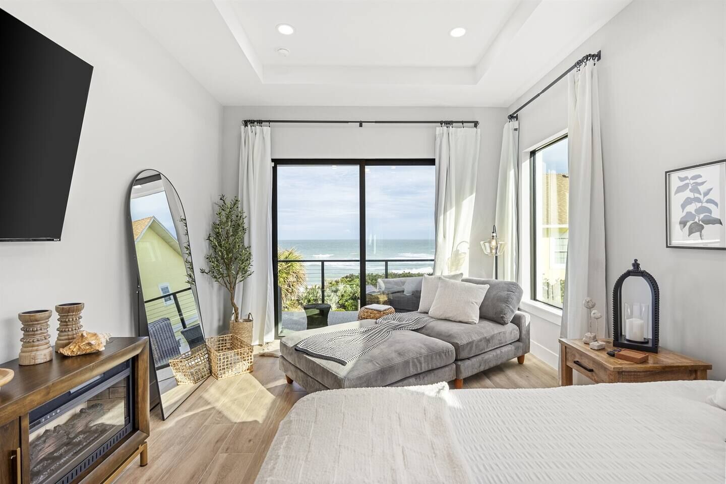 3 bedrooms, iron/ironing board, travel crib, free WiFi