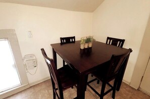 تناول الطعام