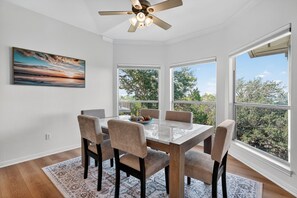 Dining - Lakeview Luxury with Panoramic views/game room (Lago Vista)