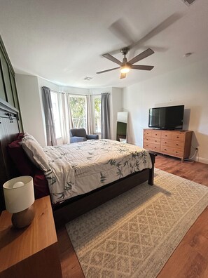 4 bedrooms, iron/ironing board, travel cot, Internet - Enjoyable 4-bedroom house with AC in San Antonio (San Antonio)