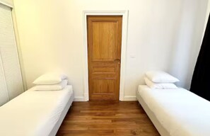3 bedrooms, iron/ironing board, free WiFi, bed sheets - 3 bdrs/ Le Marais style APT/3 mns to République (Paris)