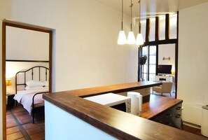 3 bedrooms, iron/ironing board, WiFi, bed sheets - 3 bdrs/ Le Marais style APT/3 mns to République (Paris)