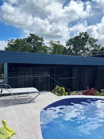 Pool. Esmeralda Residence