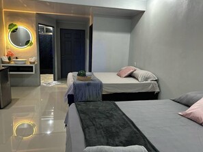 Iron/ironing board, WiFi, bed sheets