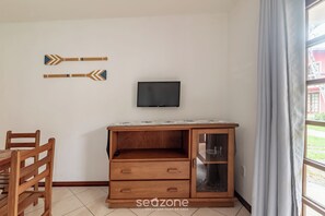 Basic Apartment | Living area