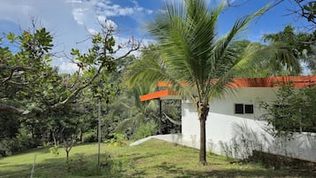 Villa, 2 Schlafzimmer, eigener Pool | Unterkunftsgelände