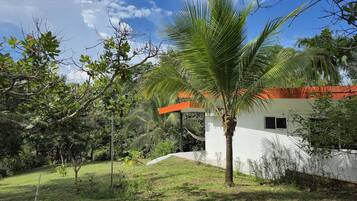 Villa, 2 habitaciones, piscina privada | Jardines del alojamiento
