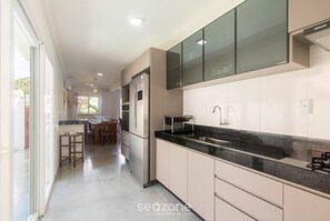 Basic Apartment | Private kitchen