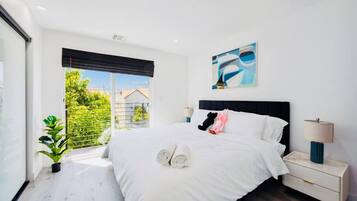 3 bedrooms, iron/ironing board, Internet, bed sheets