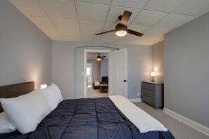 1 habitación, tabla de planchar con plancha, wifi y ropa de cama