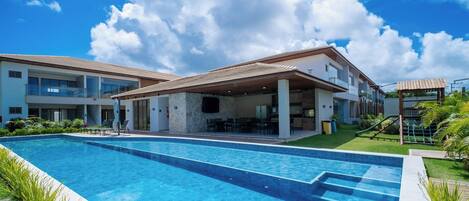 Basic Apartment | Pool