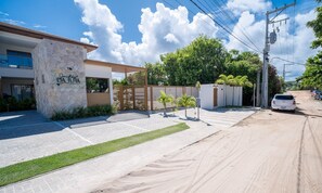 Property grounds - Apto 2Qts em Cond. c/ Piscina - Itacimirim RJH0101 (Camaçari)