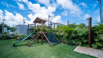 Basic Apartment | Children's area