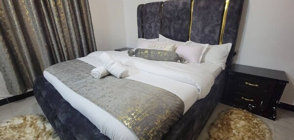 3 bedrooms, iron/ironing board, WiFi, bed sheets