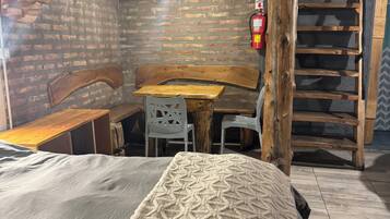 1 habitación, wifi y ropa de cama