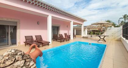 House w/ Pool 350 m From Taperapuan Beach Rud0047