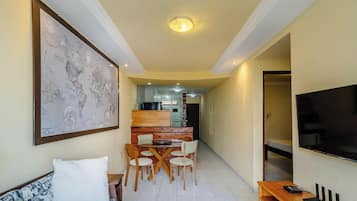 Basic Apartment | Living area