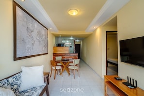 Basic Apartment | Living area