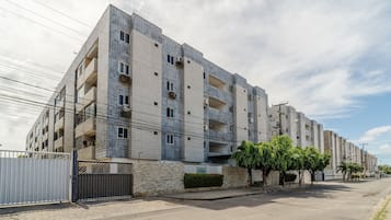 Basic Apartment | Exterior