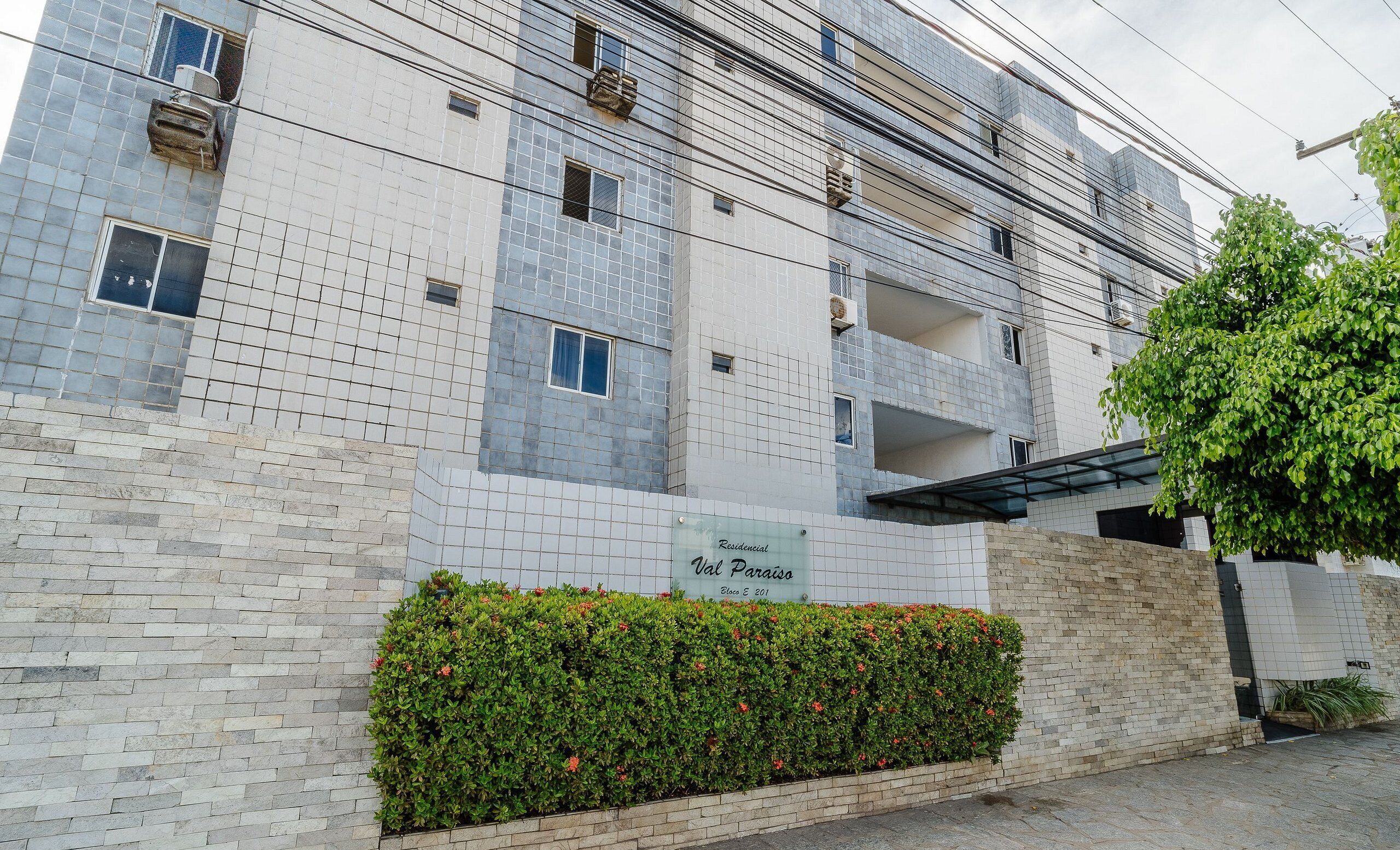 Basic Apartment | Exterior